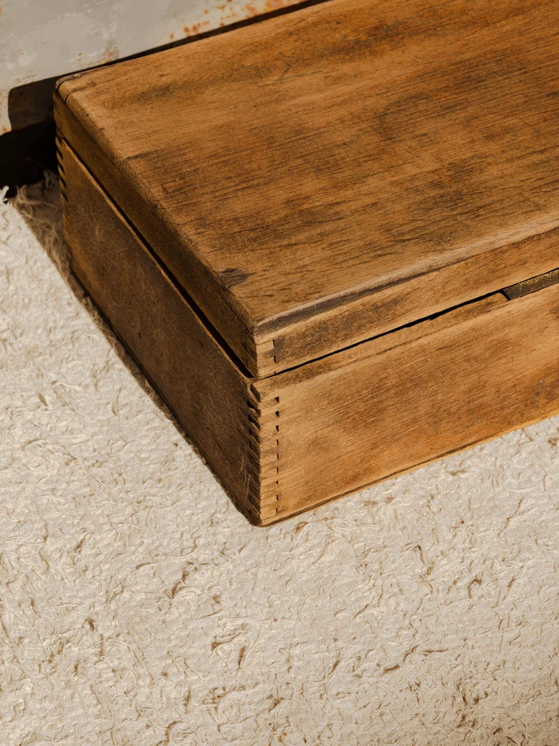 Lucien, le petit coffre en bois N°180