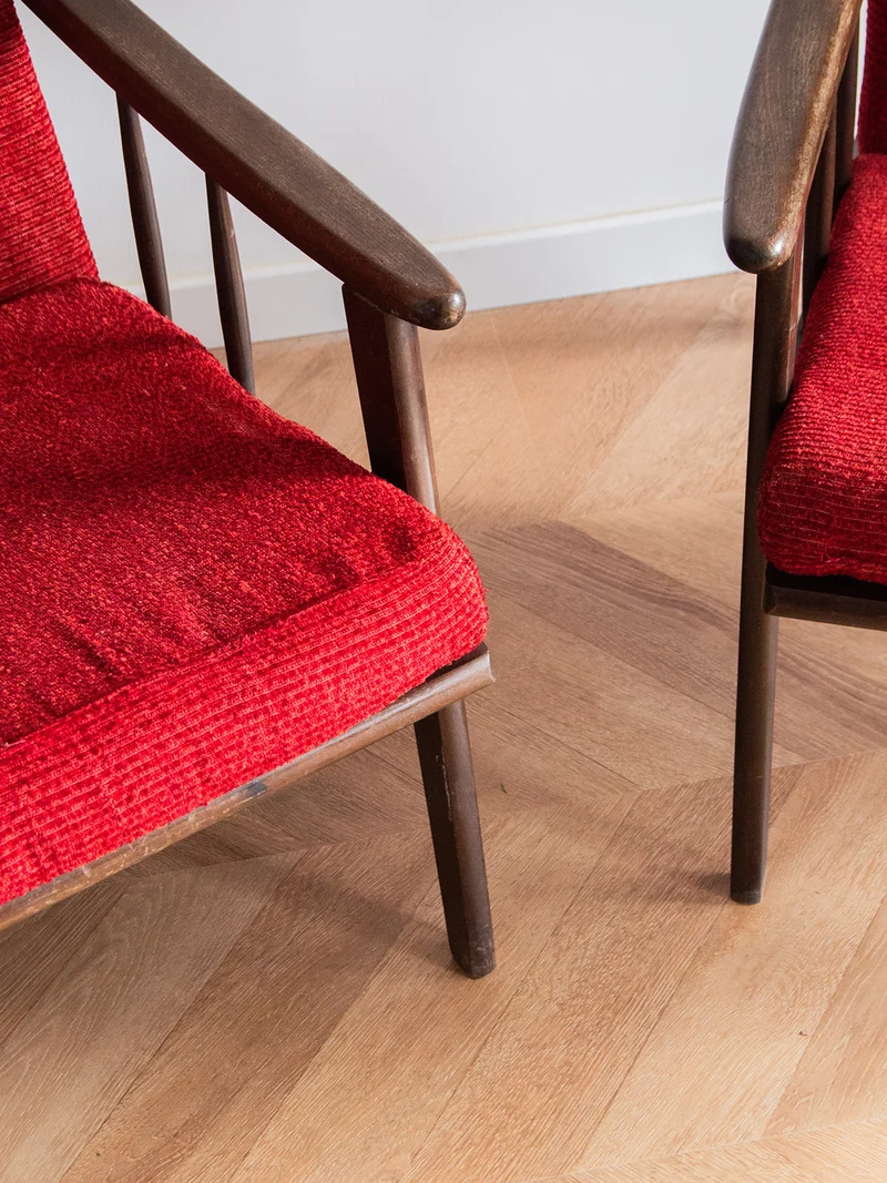 Jakob, le fauteuil scandinave rouge N°910