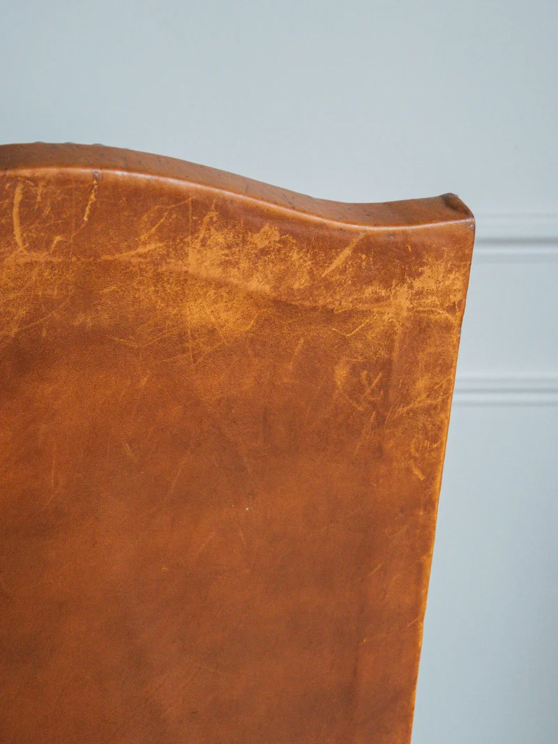 Ernest, le fauteuil en cuir N°582