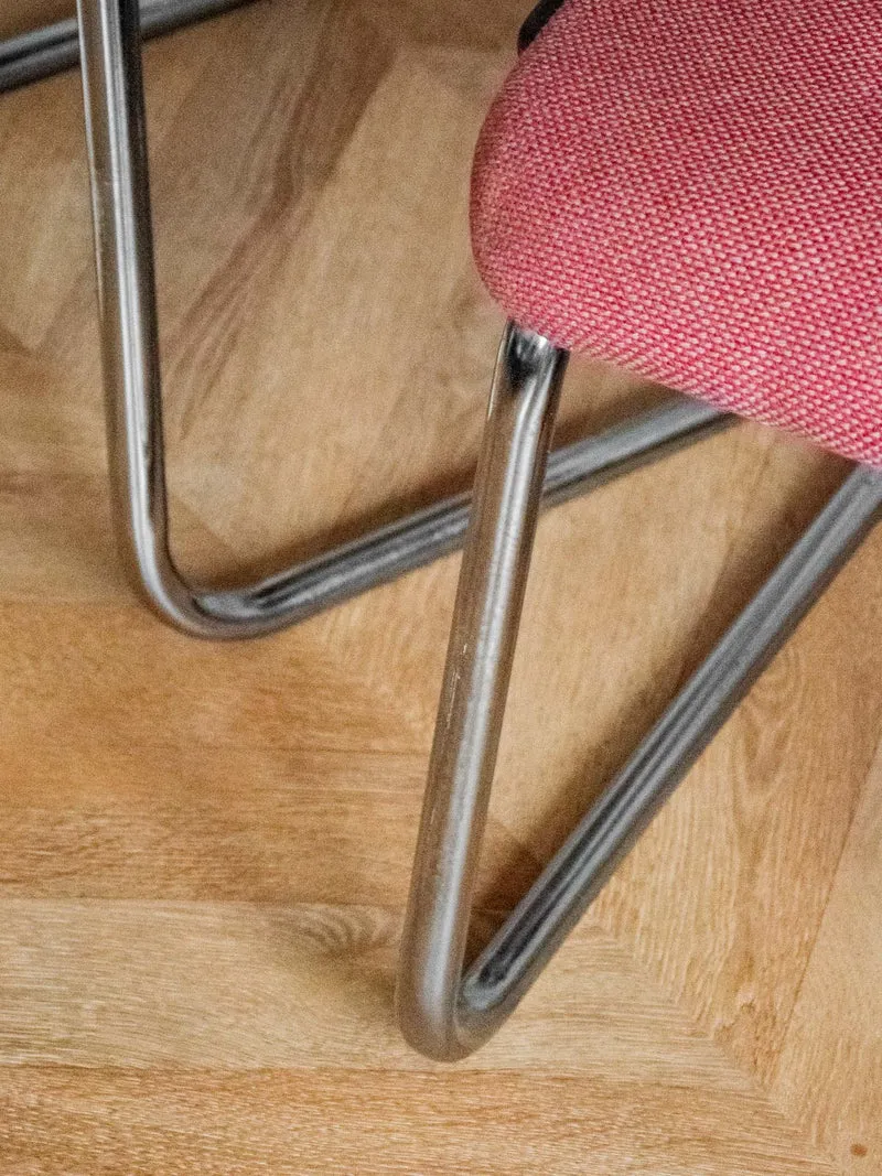 Alma, la paire de chaises chromées roses N°1238