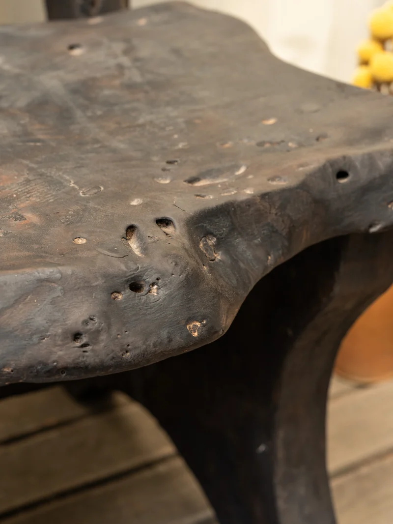 Claude, la chaise en bois noir N°1518