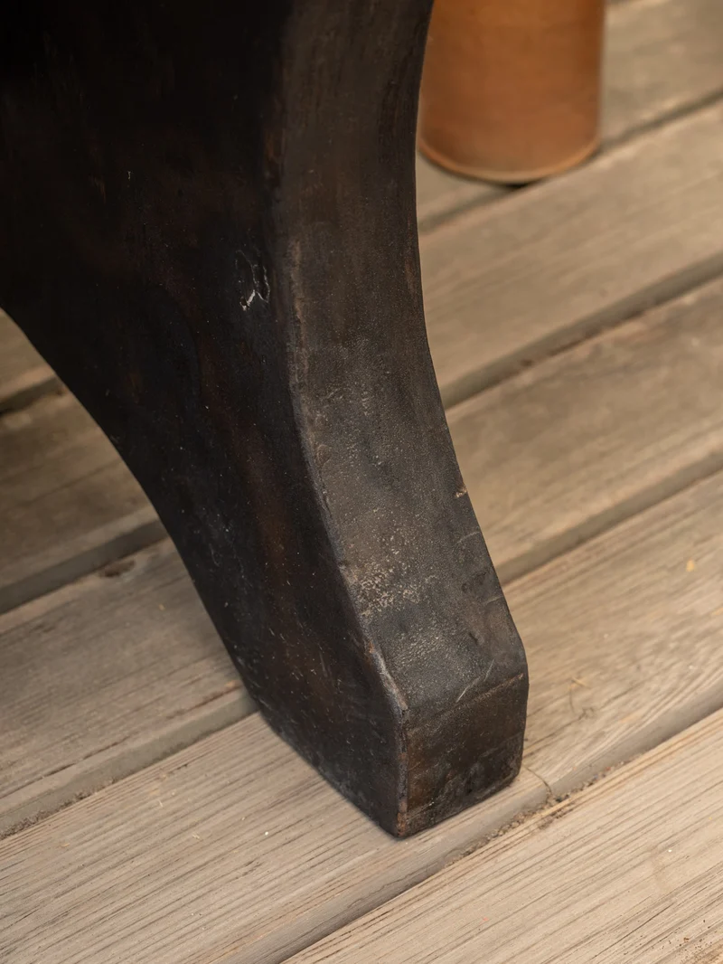 Claude, la chaise en bois noir N°1518