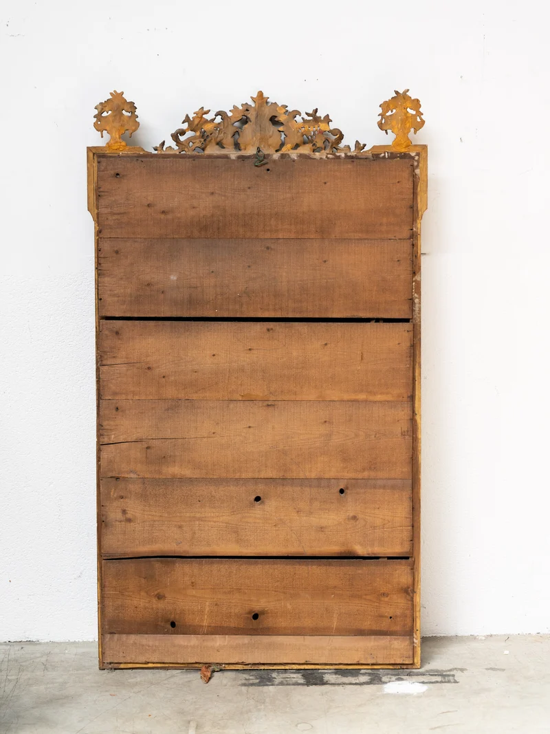 Georges, le grand miroir ancien style Louis XVI à parcloses et fronton sculpté N°1384