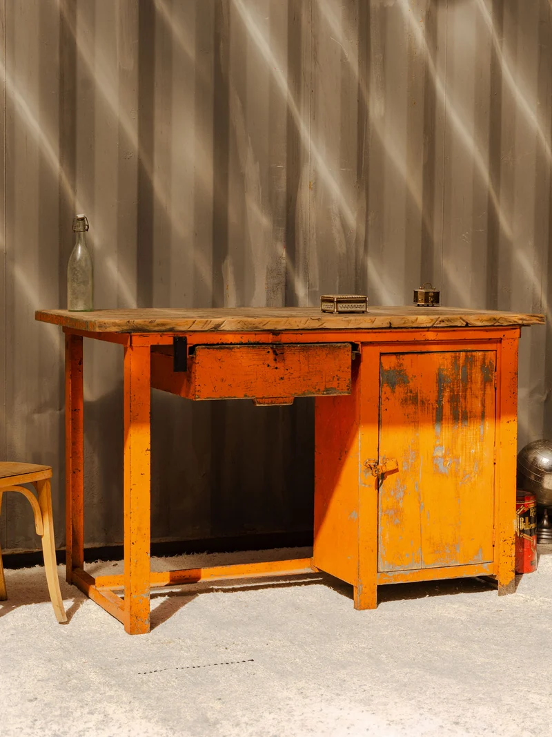 Fernand, le bureau en bois et métal orange N°425