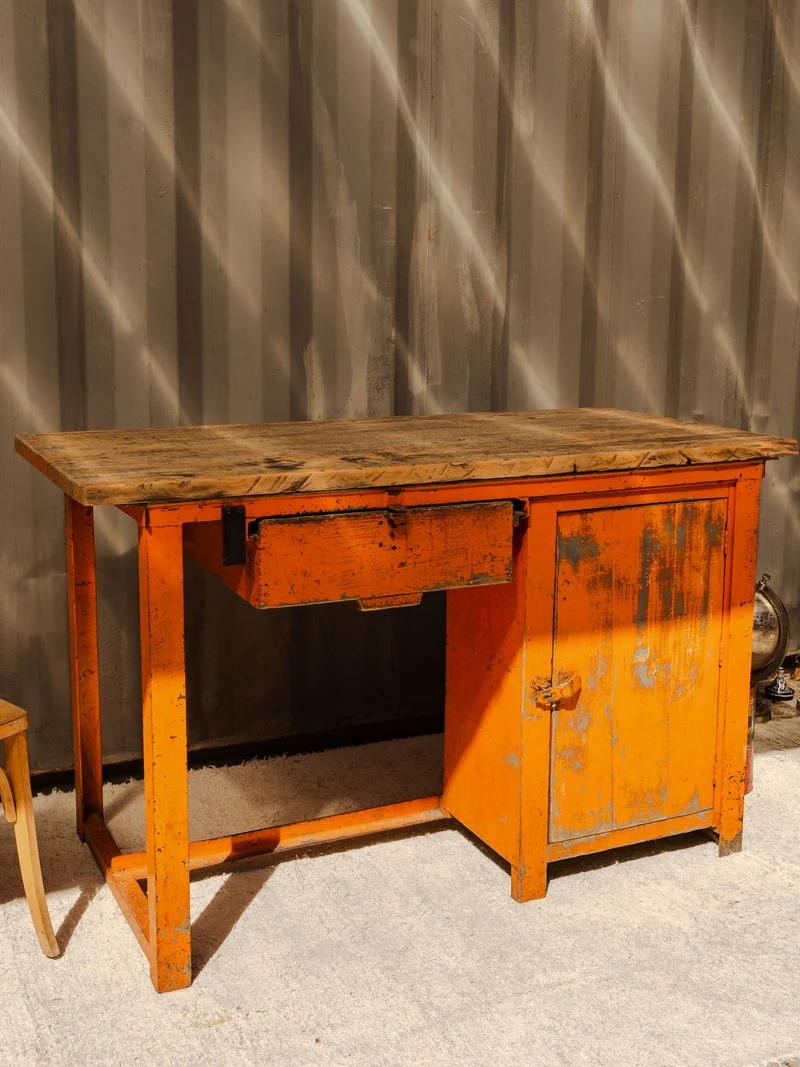 Fernand, le bureau en bois et métal orange N°425