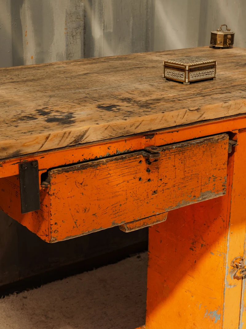 Fernand, le bureau en bois et métal orange N°425