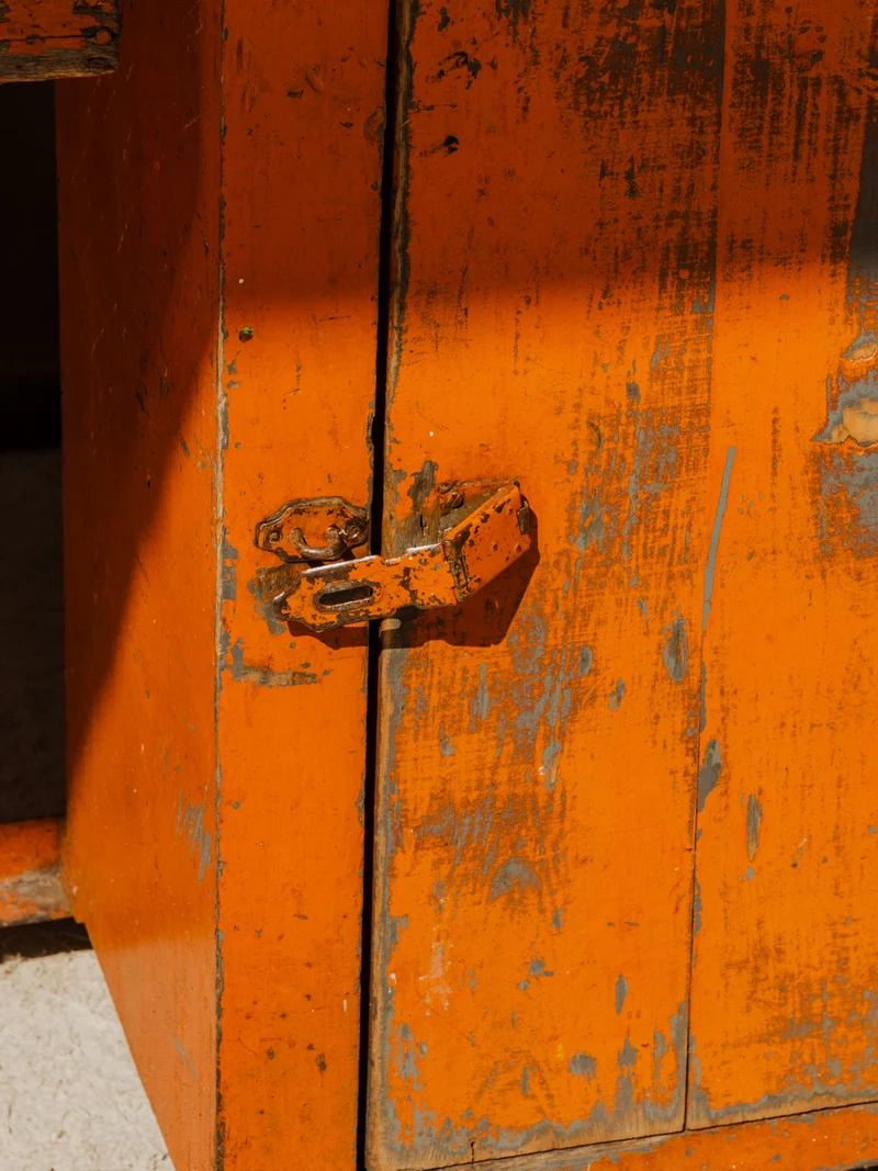Fernand, le bureau en bois et métal orange N°425