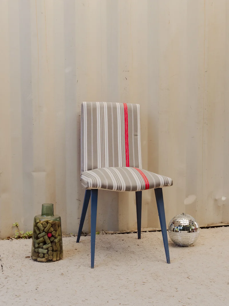 Alma, la chaise en tissu rayé et bois N°1852