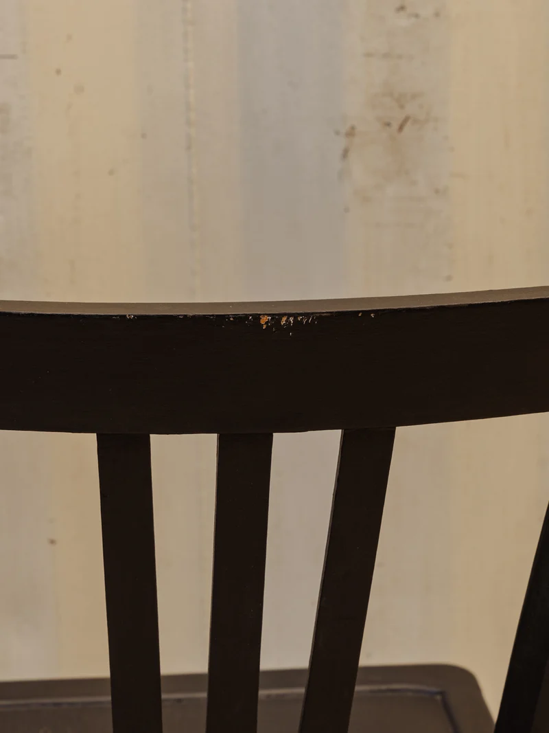 Claude, la chaise en bois noir N°1551