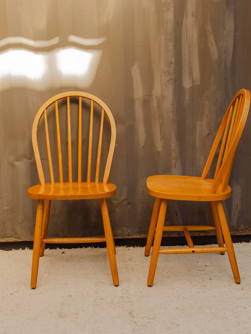 Claude, le lot de 4 chaises en bois N°1542