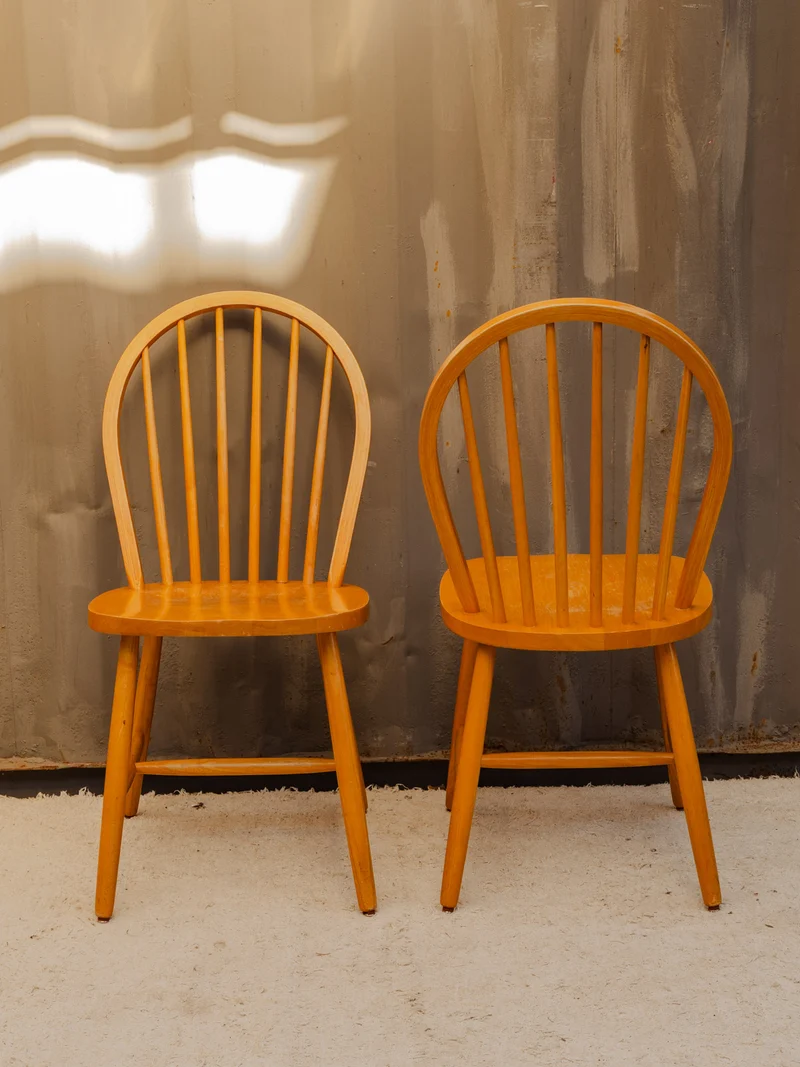 Claude, le lot de 4 chaises en bois N°1542