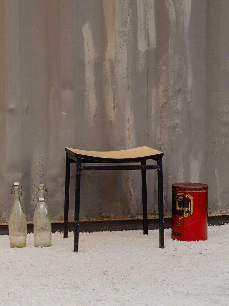Axel, le tabouret en bois et métal noir N°736