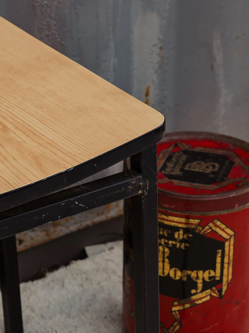 Axel, le tabouret en bois et métal noir N°736