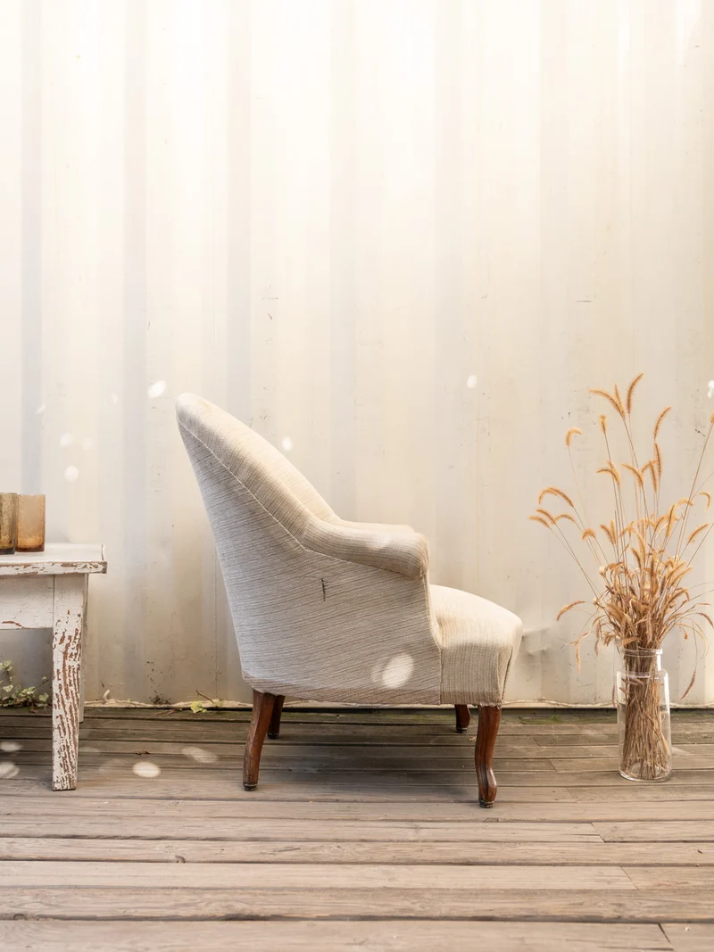 Ernest, le fauteuil en bois et tissu beige N°1547