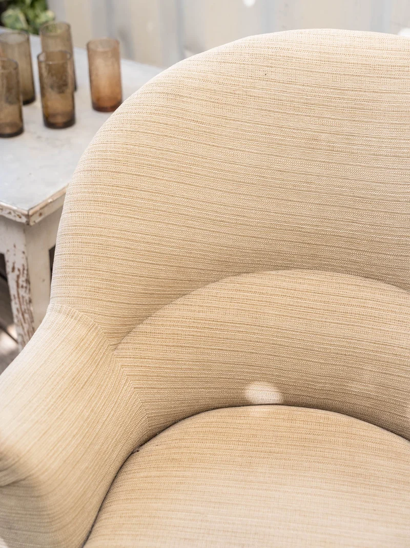 Ernest, le fauteuil en bois et tissu beige N°1547