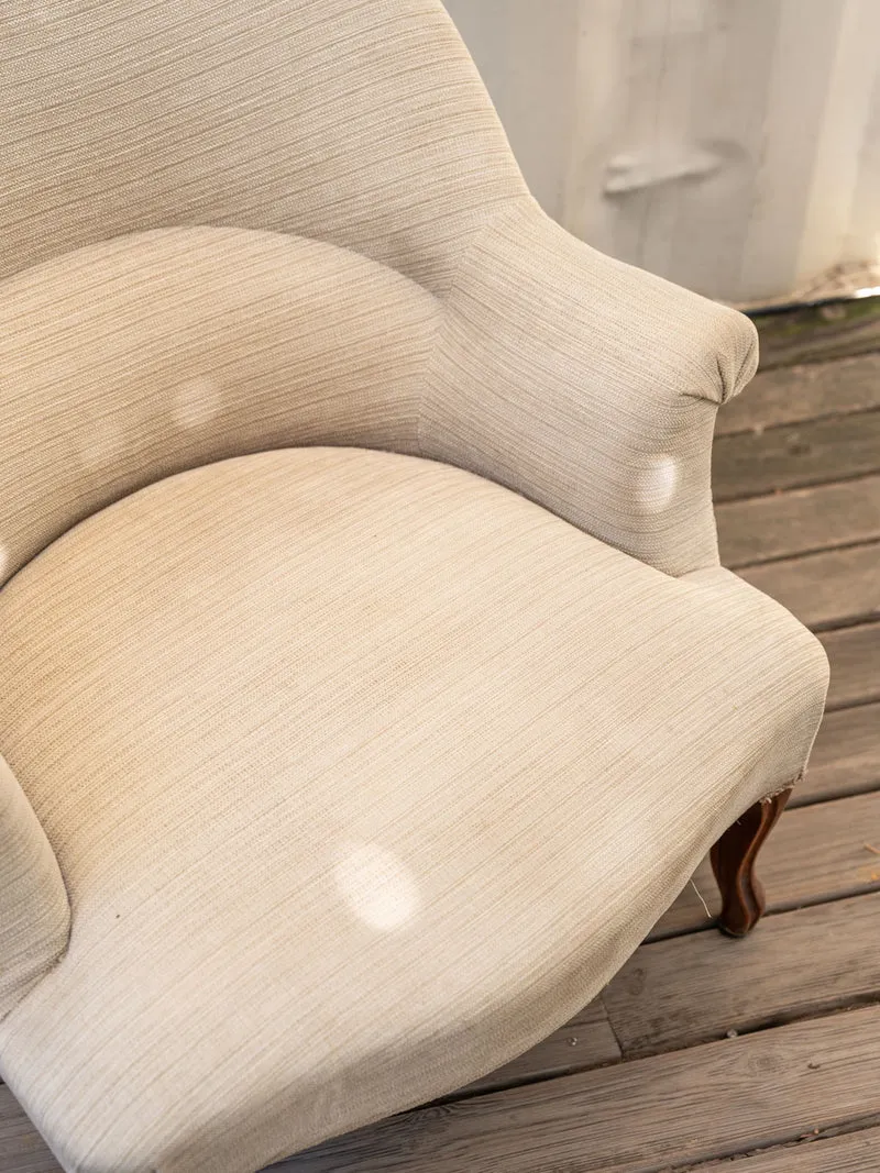 Ernest, le fauteuil en bois et tissu beige N°1547