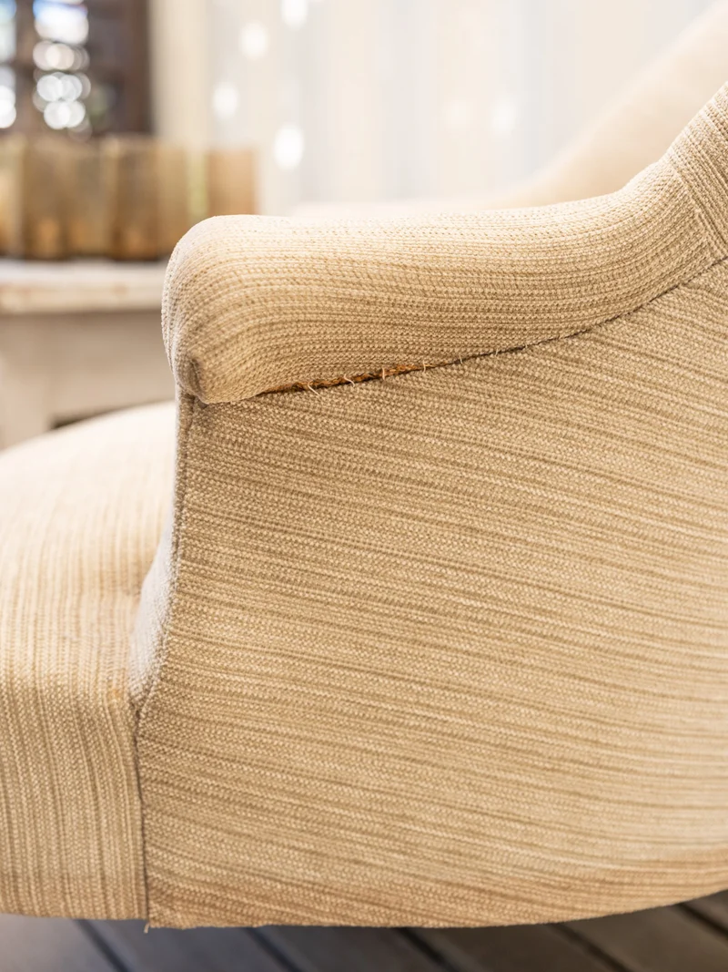 Ernest, le fauteuil en bois et tissu beige N°1547