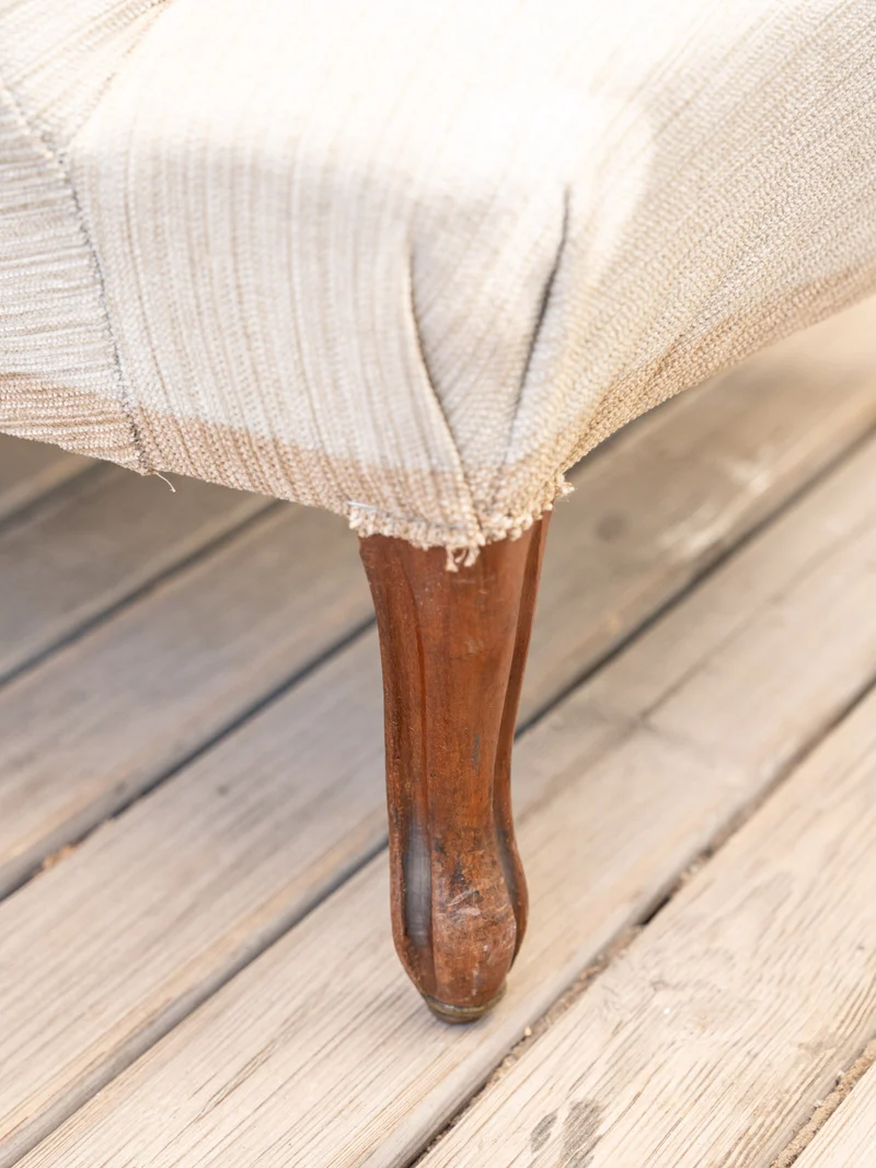 Ernest, le fauteuil en bois et tissu beige N°1547