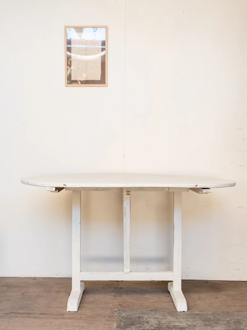 Romy, la table de vigneron en bois blanc N°1474