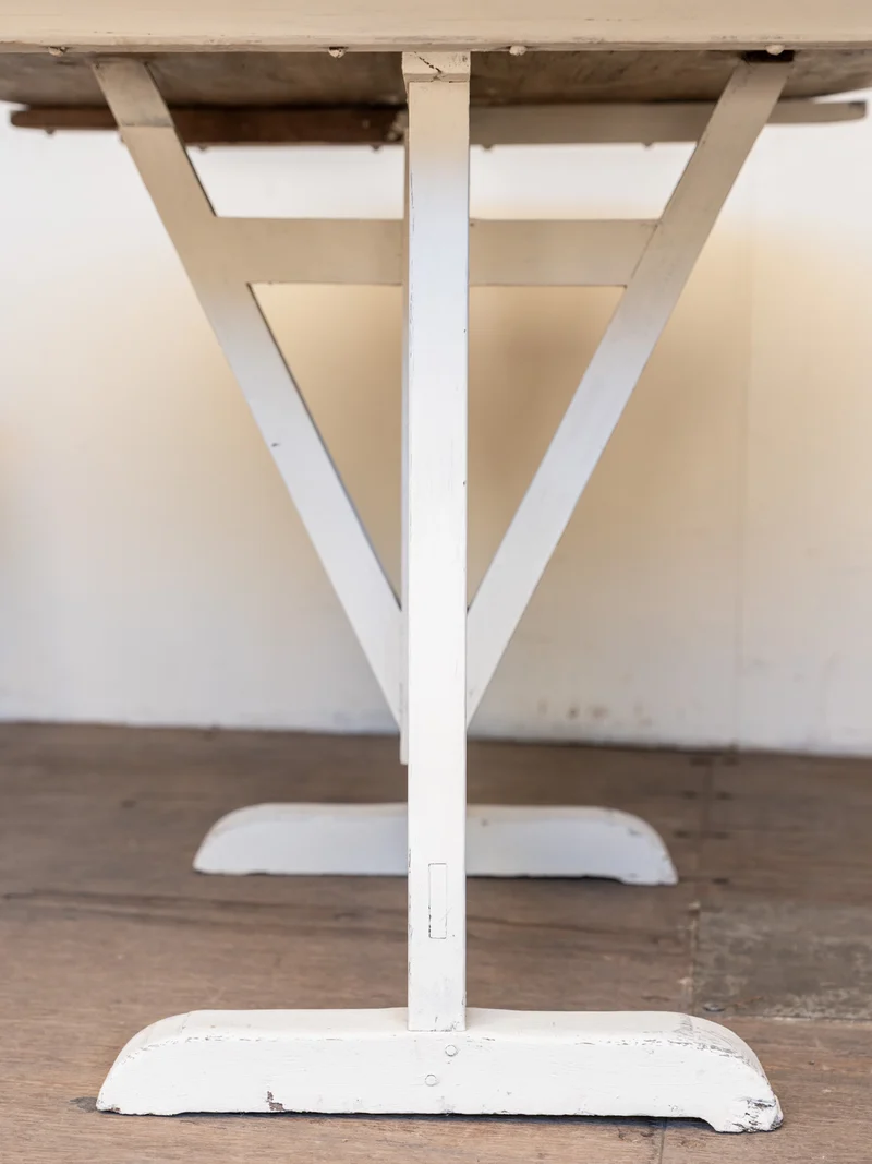 Romy, la table de vigneron en bois blanc N°1474
