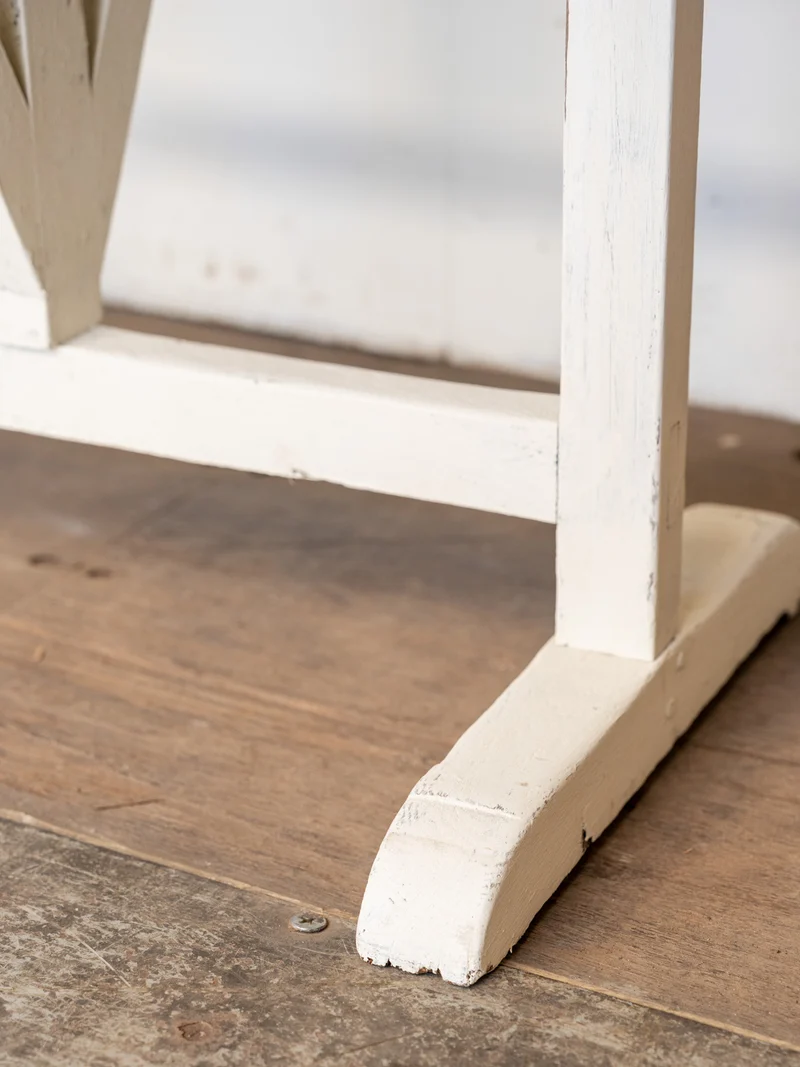 Romy, la table de vigneron en bois blanc N°1474