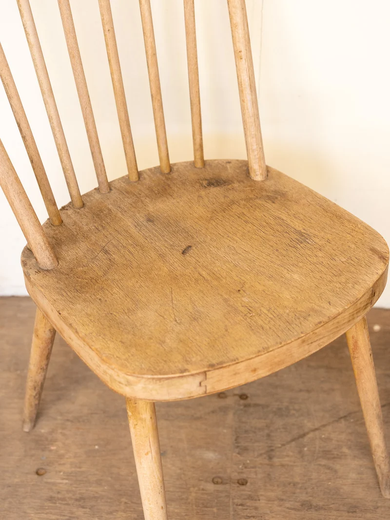 Claude, la chaise en bois N°1515
