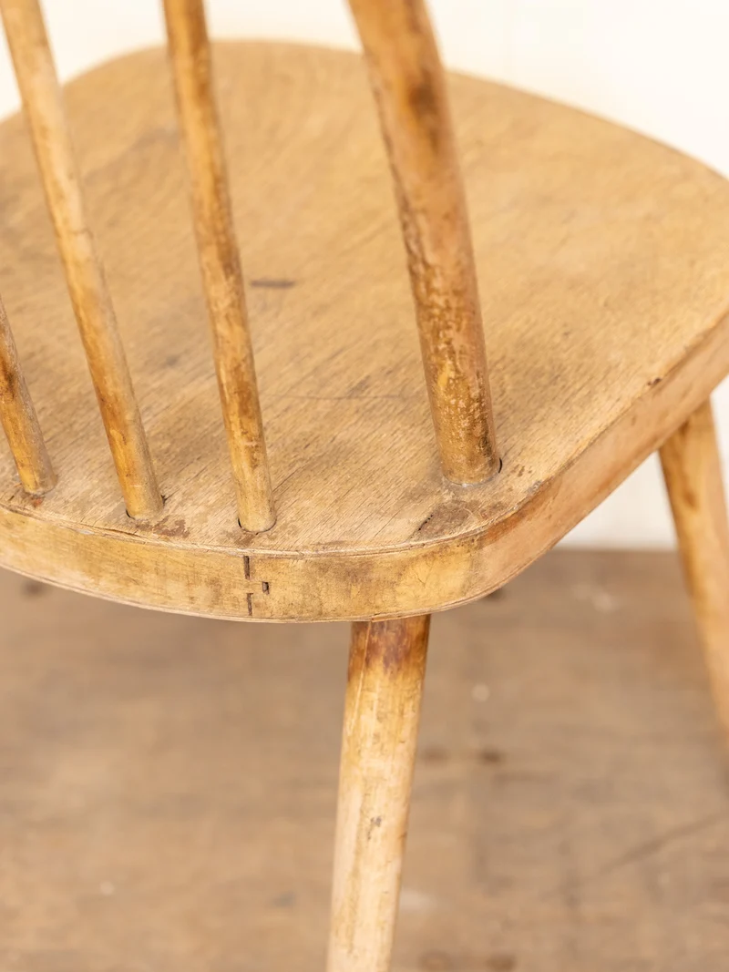 Claude, la chaise en bois N°1515