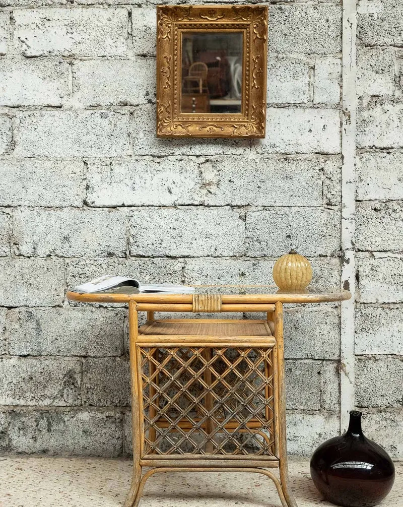 Francine, la table d'appoint en rotin N°1483
