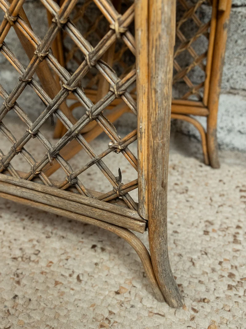 Francine, la table d'appoint en rotin N°1483