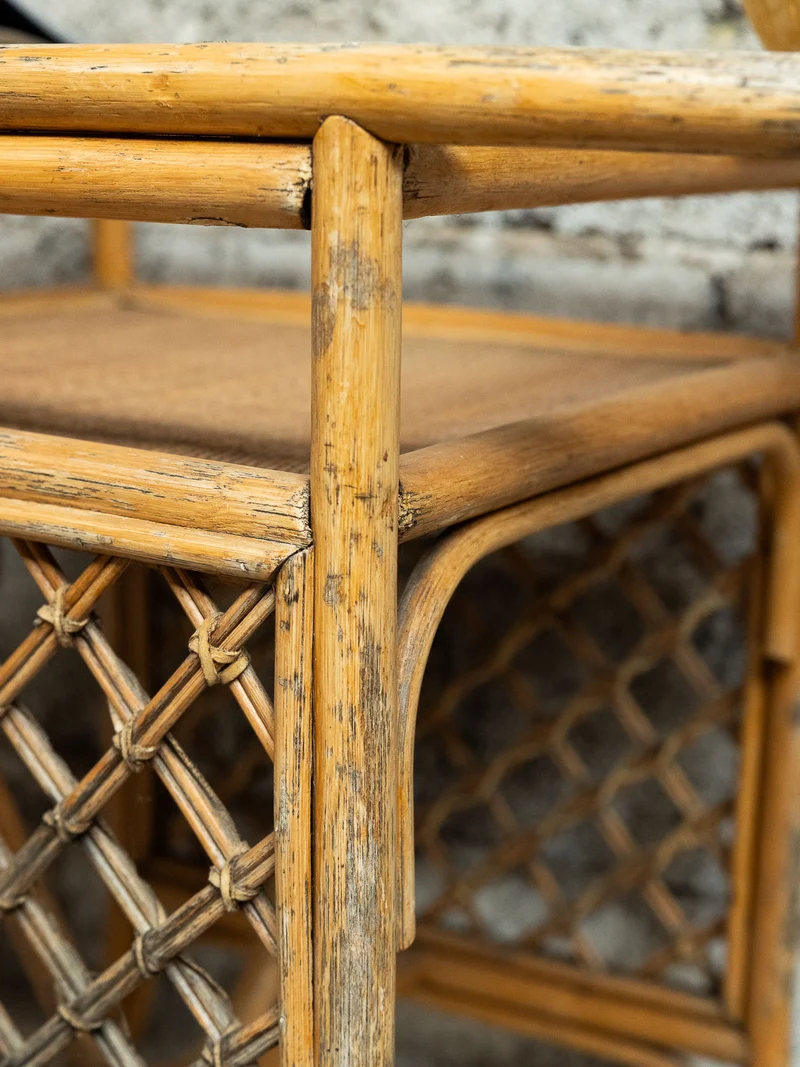 Francine, la table d'appoint en rotin N°1483