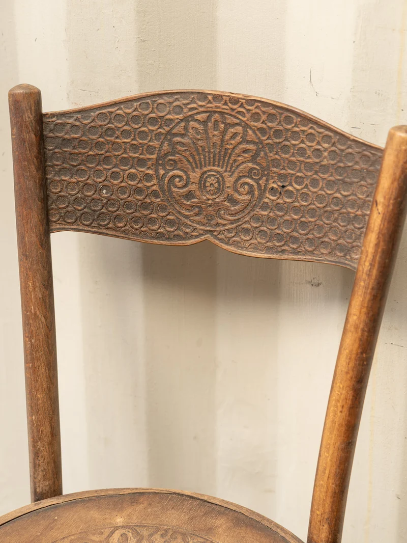 Claude, la chaise de bistro en bois N°1520