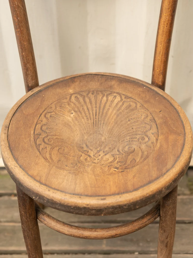 Claude, la chaise de bistro en bois N°1520