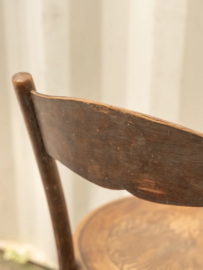 Claude, la chaise de bistro en bois N°1520