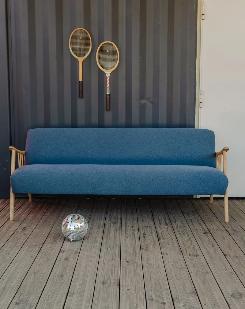 Clara, la banquette en bois et tissu bleu N°140