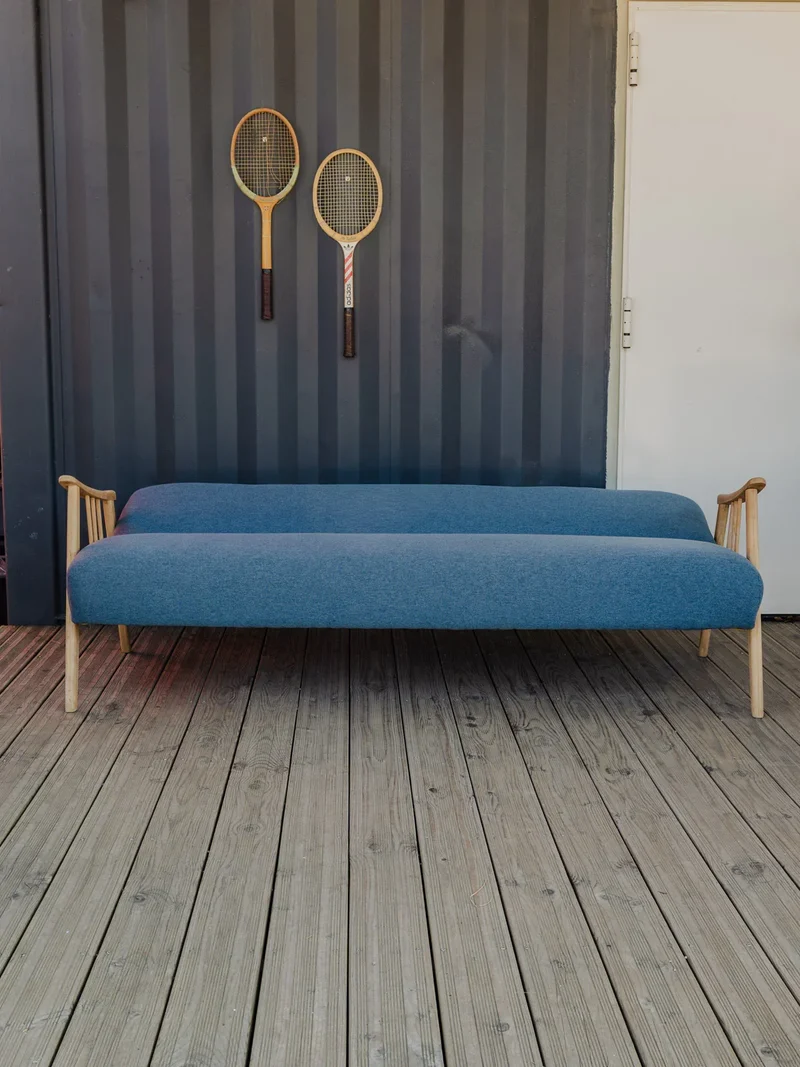 Clara, la banquette en bois et tissu bleu N°140