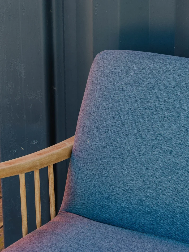 Clara, la banquette en bois et tissu bleu N°140