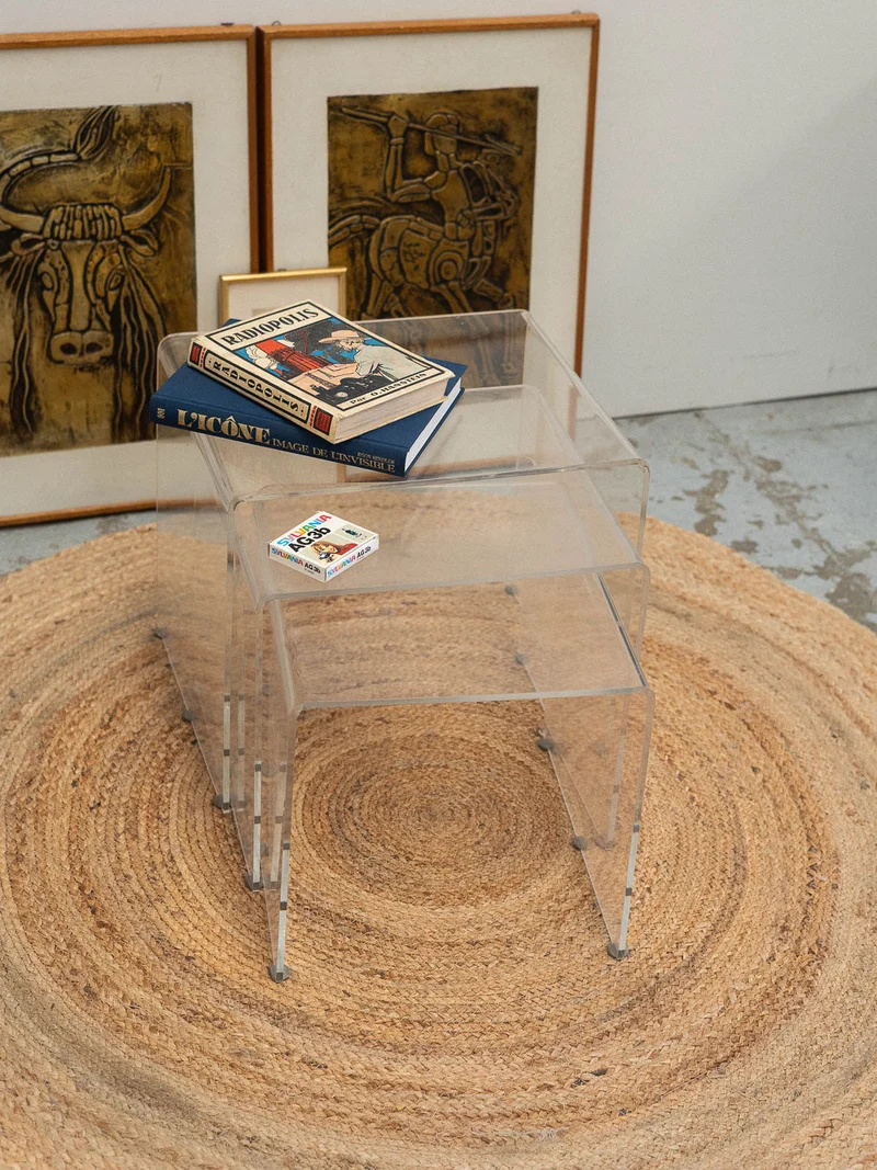 Barbara, la table gigogne en plexiglas N°186