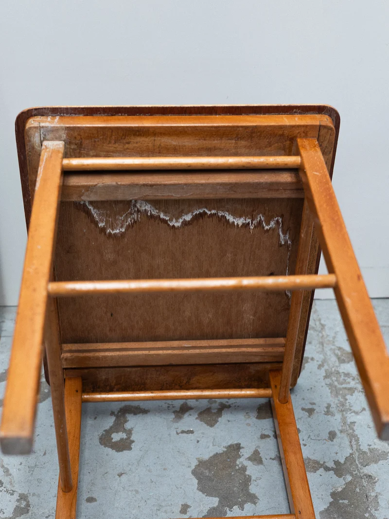 Francine, la table d'appoint en bois N°1513