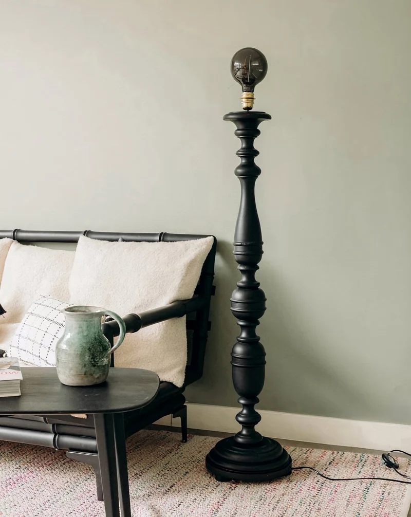 Julien, le lampadaire au bois tourné N°352