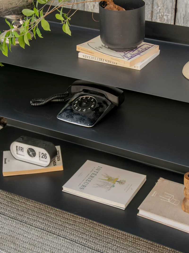 Madeleine, la bibliothèque Muuto noire N°733