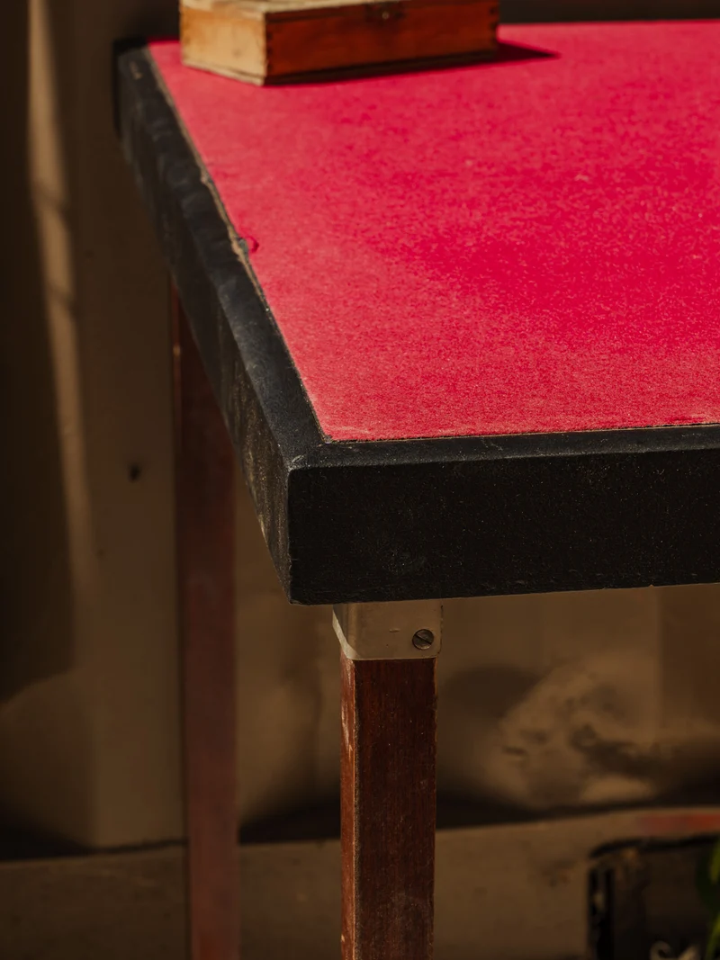 Billie, la table de jeux en bois N°13
