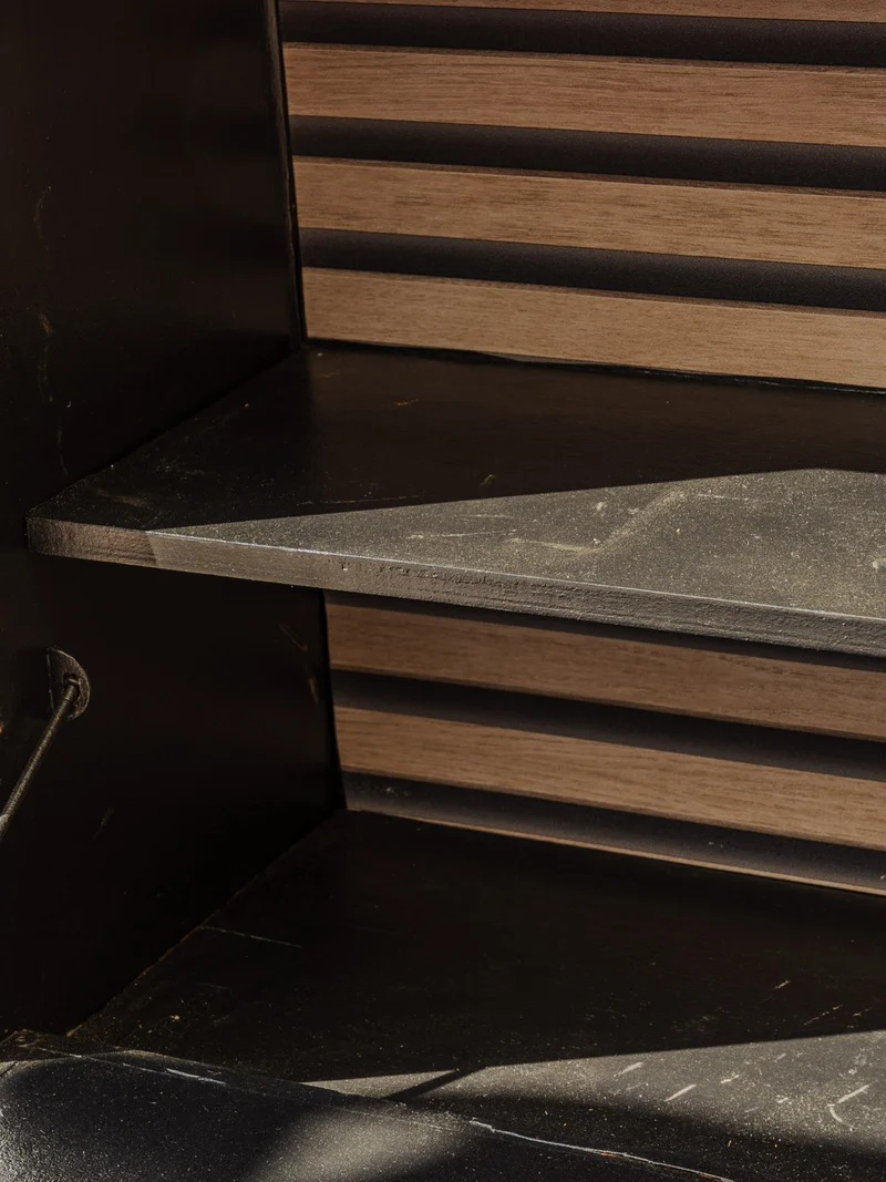 Honoré, le secrétaire en bois noir N°215
