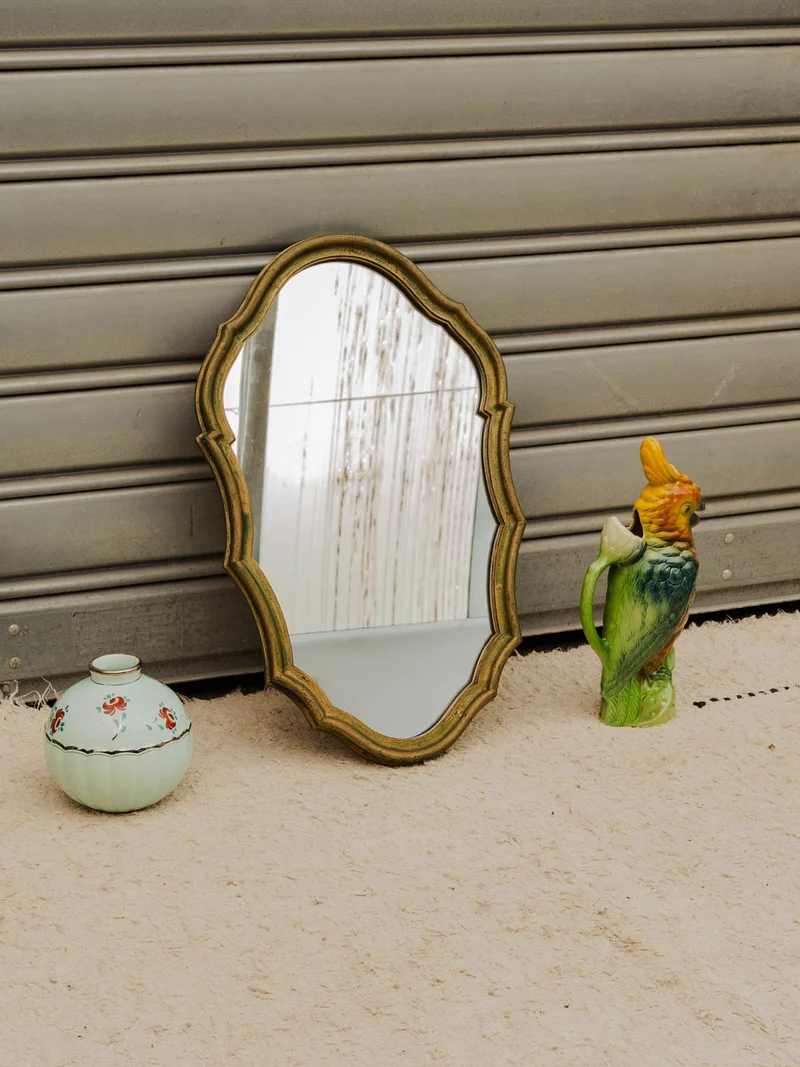 Georges, le miroir en bois vert patiné N°1367