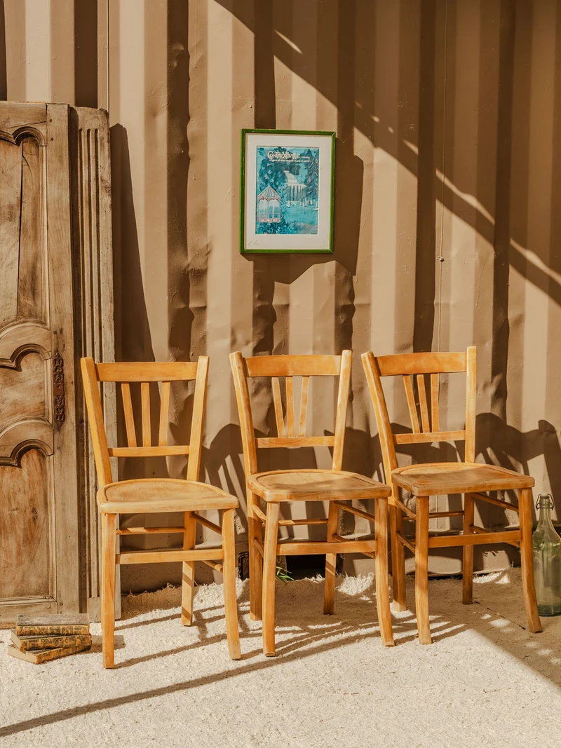 Claude, le lot de 3 chaises en bois N°1490