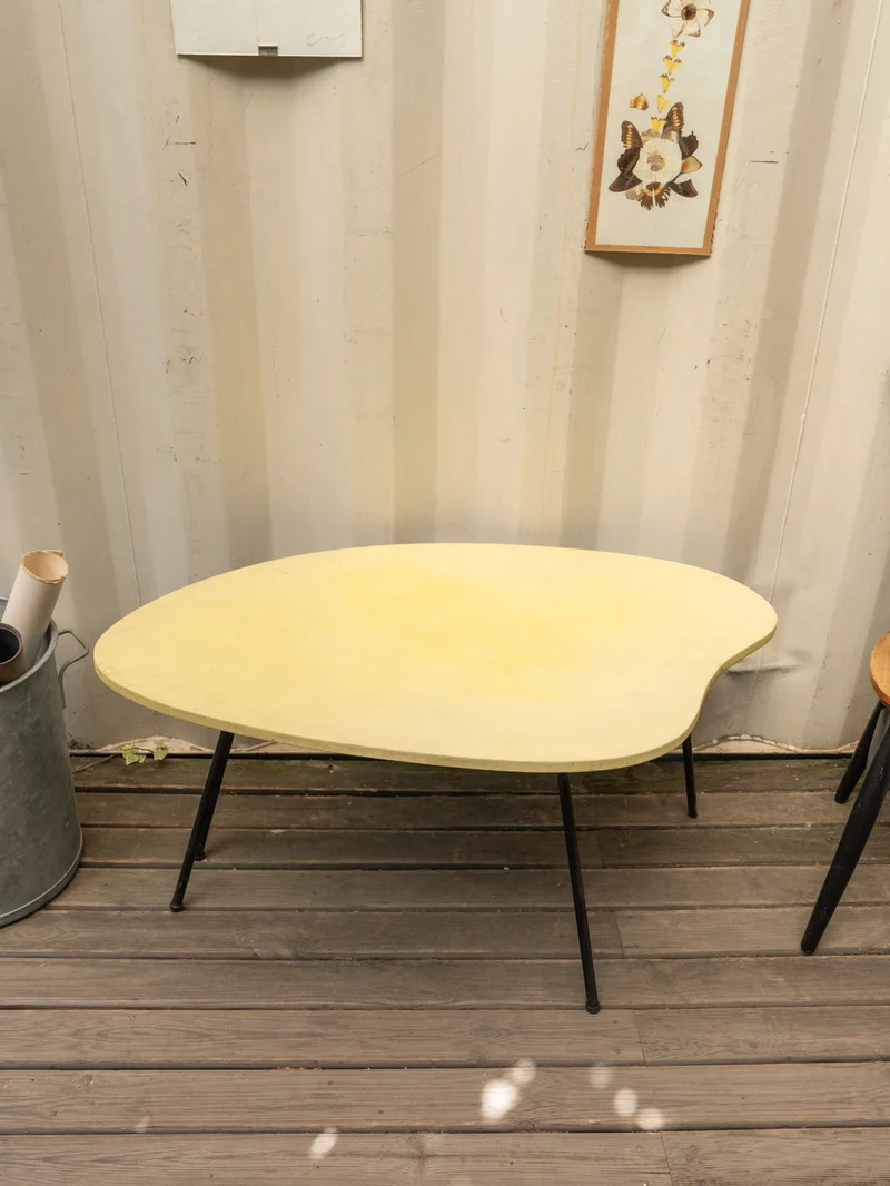 Francine, la table d'appoint jaune et noire N°1481