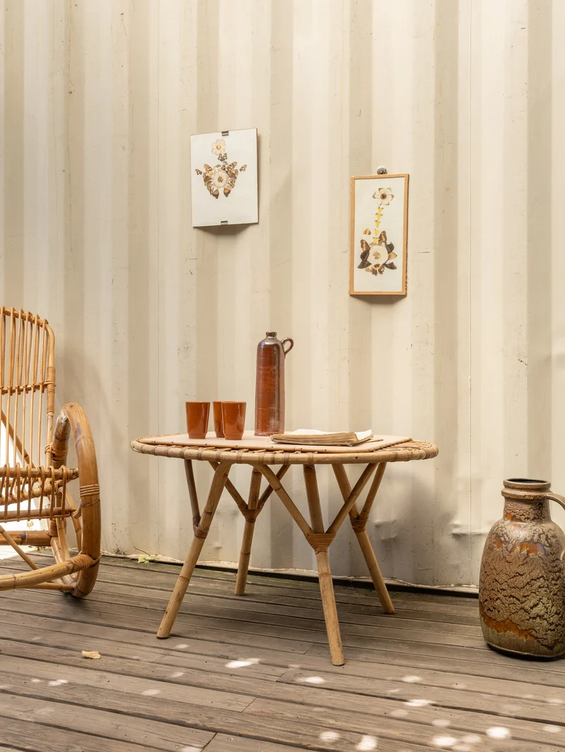 Francine, la table d'appoint en rotin N°1482