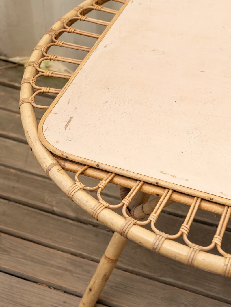 Francine, la table d'appoint en rotin N°1482