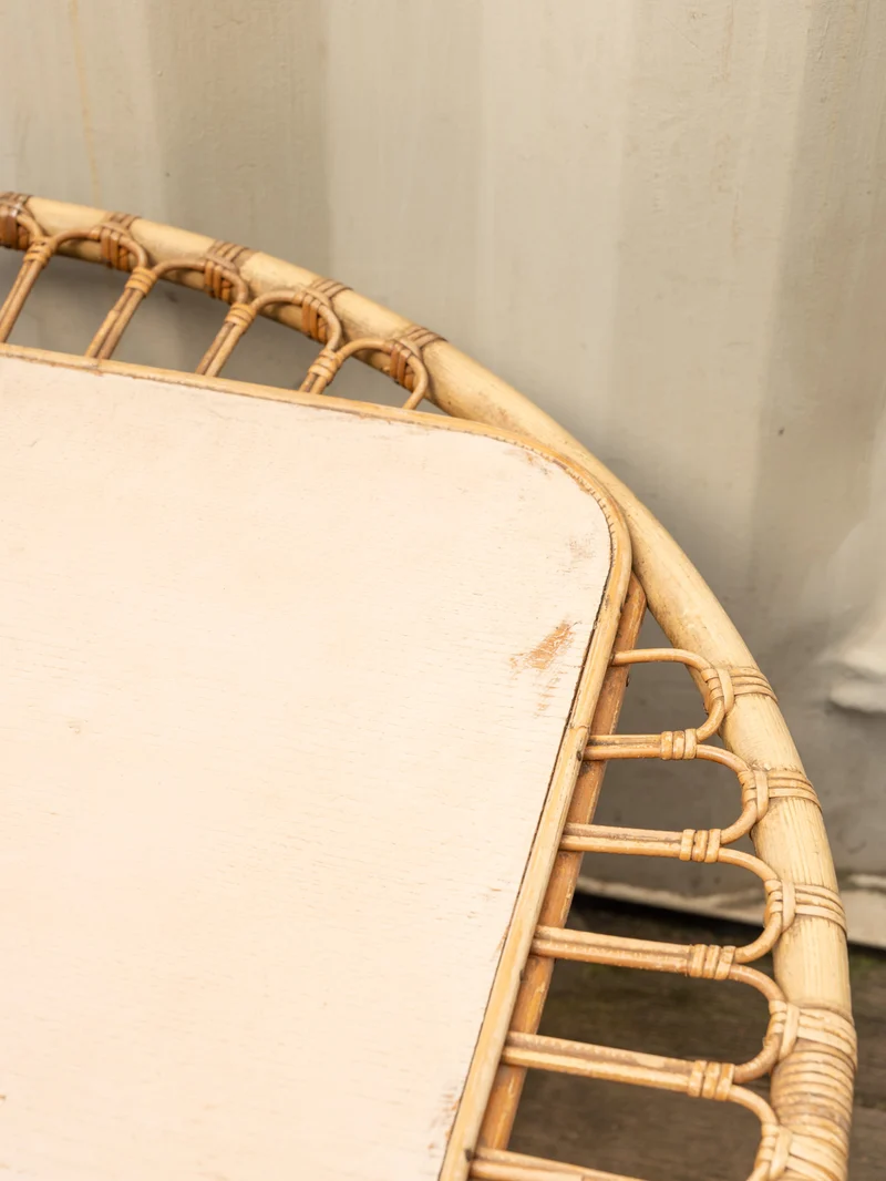 Francine, la table d'appoint en rotin N°1482