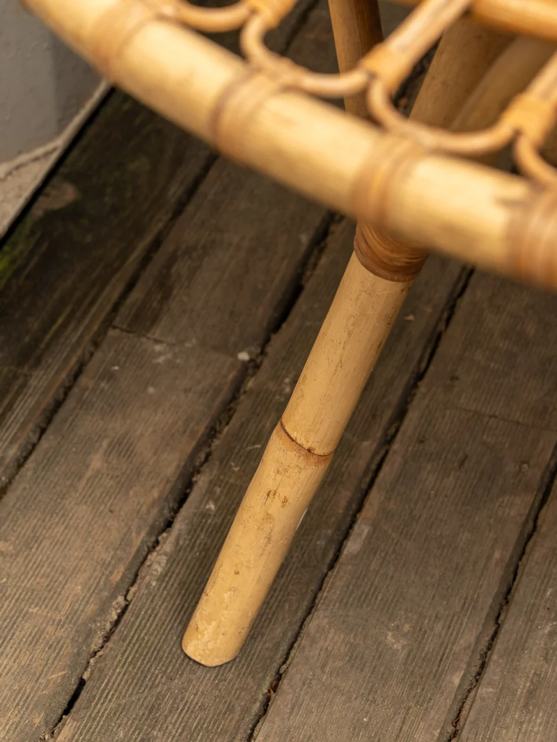 Francine, la table d'appoint en rotin N°1482