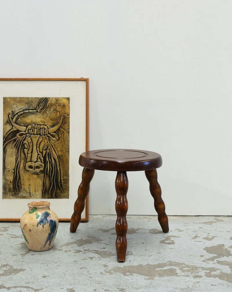 Regis, le petit tabouret en bois N°1521